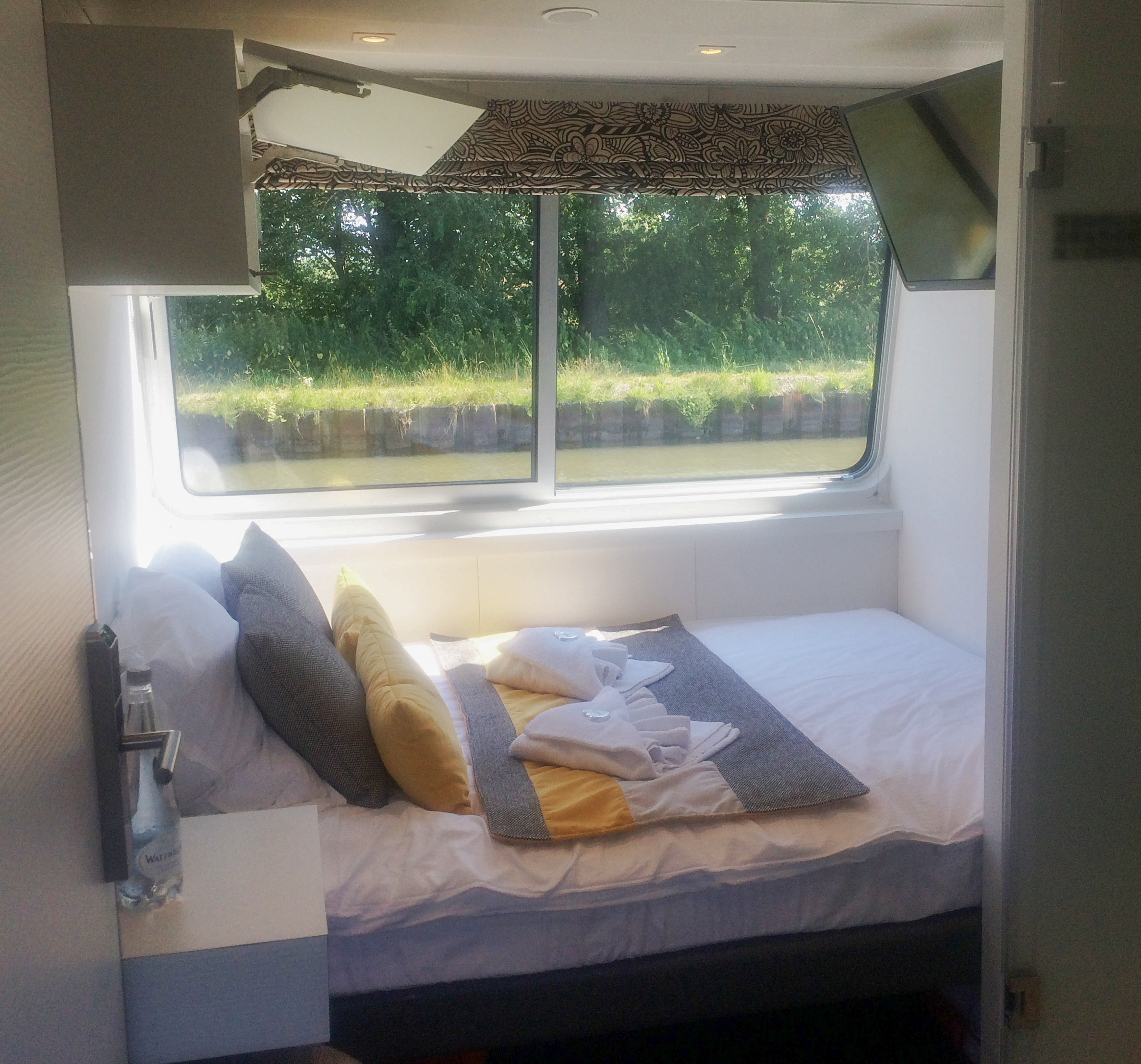 CroisiEurope Madeleine CAbin 2.jpg